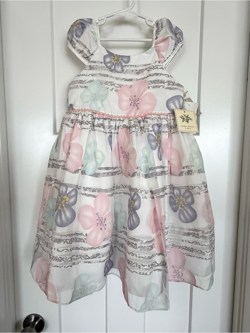 NWT Laura Ashley London Girls Size 6 Floral Dress